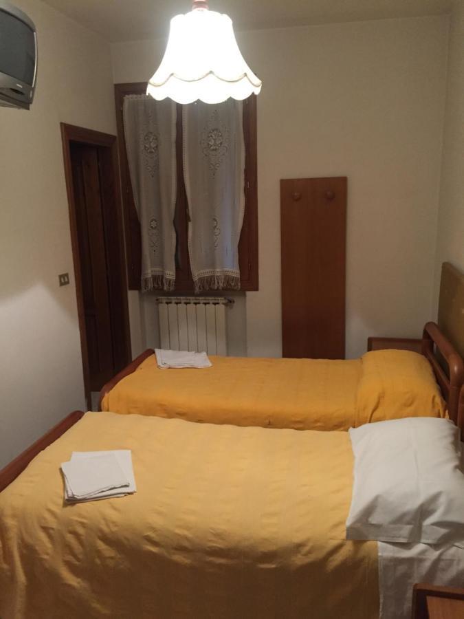 Locanda Del Sole 몬테세 외부 사진