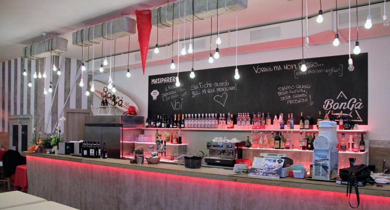 Locanda Del Sole 몬테세 외부 사진